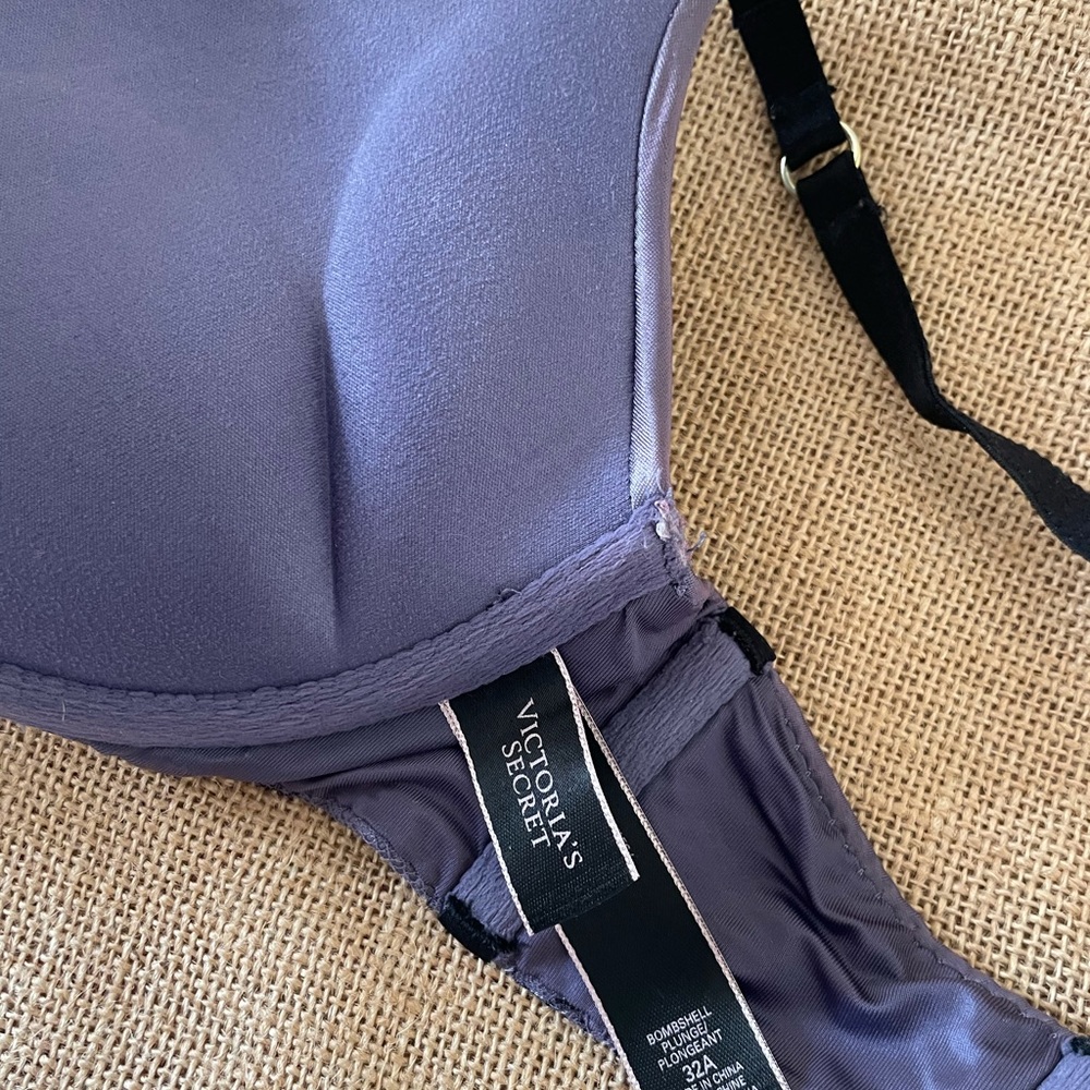 Victoria Secret Bombshell Bra - Picture 5 of 5